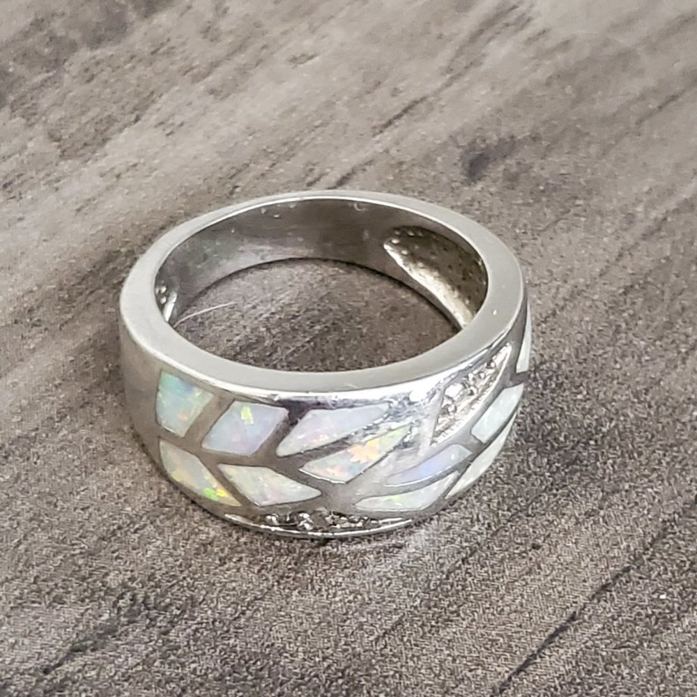 Opal Ring 8.5 10kt